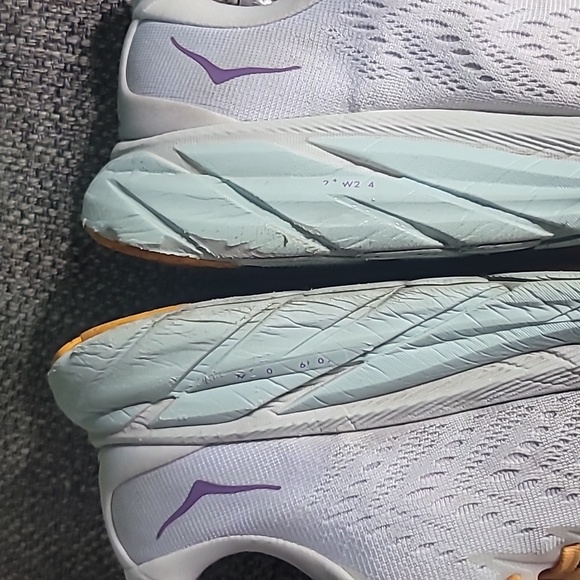 HOKA ONE ONE Clifton 8 Size 9.5 Women's 42 EU - Picture 6 of 11